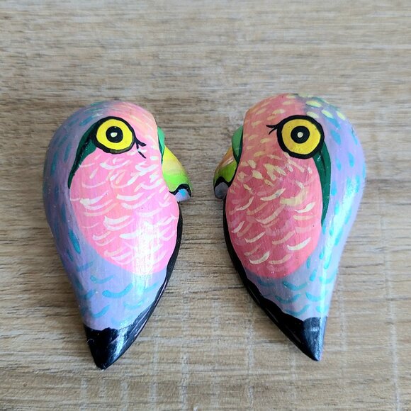 Vintage large wooden hand painted parrots earrings. Whimsical jewelry. - Picture 1 of 3